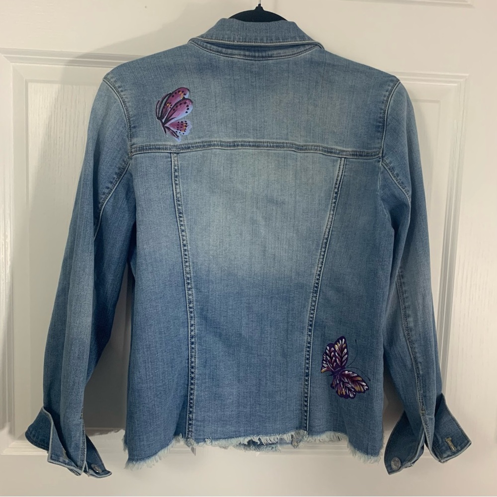 Chico’s Denim Jacket Hand Painted Butterfly Frayed Hem Sz 1 or Medium 8/10 - Picture 6 of 7